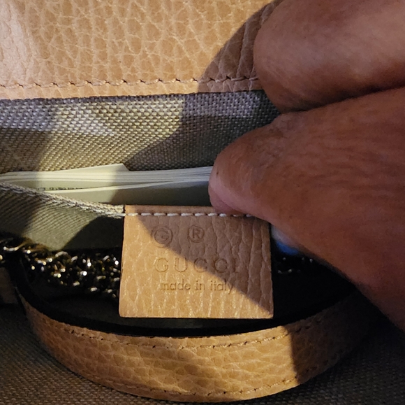 Gucci Interlocking Crossbody Bag - Picture 5 of 8